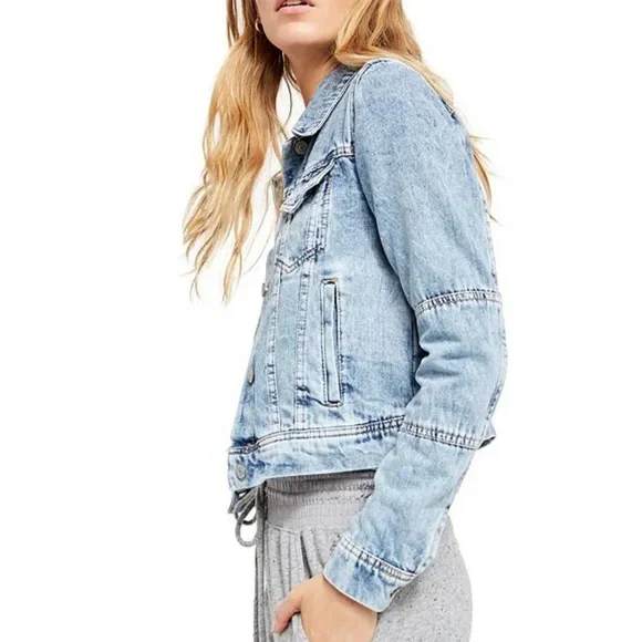 Free People Women Rumors Denim Jacket Light Indigo / Blue  -  xSMALL - Picture 4 of 5